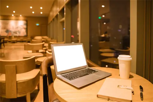 电脑白色灰白是什么